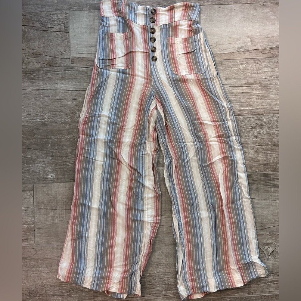 Striped wide leg pants from American Eagle. Size M and in great condition